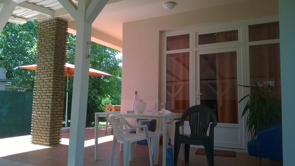 Eva Vendeghaz Villa บาลาตอนแลลเล ภายนอก รูปภาพ