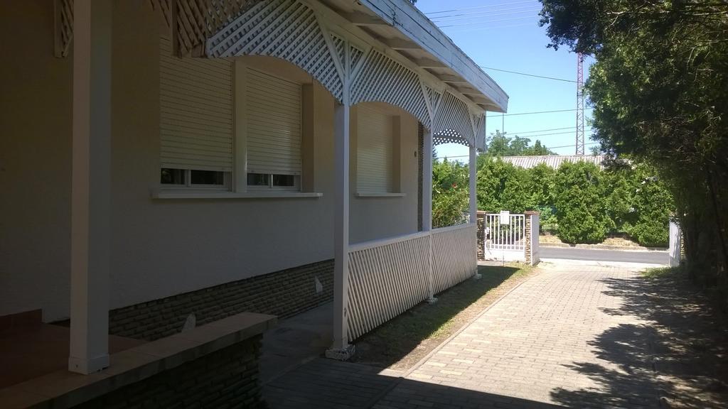 Eva Vendeghaz Villa บาลาตอนแลลเล ภายนอก รูปภาพ